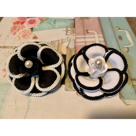 Camellia Brooch (White Only) - Picture 4 of 9